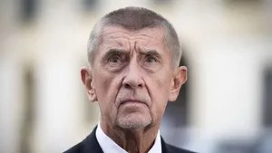 Litr nafty pod 50 korun? Babišův klamavý populismus narazil na realitu, premiér by se měl omluvit
