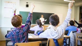 Prokletí letního dítěte: Zbytečné diagnózy, stres a podceňování představují skrytou daň